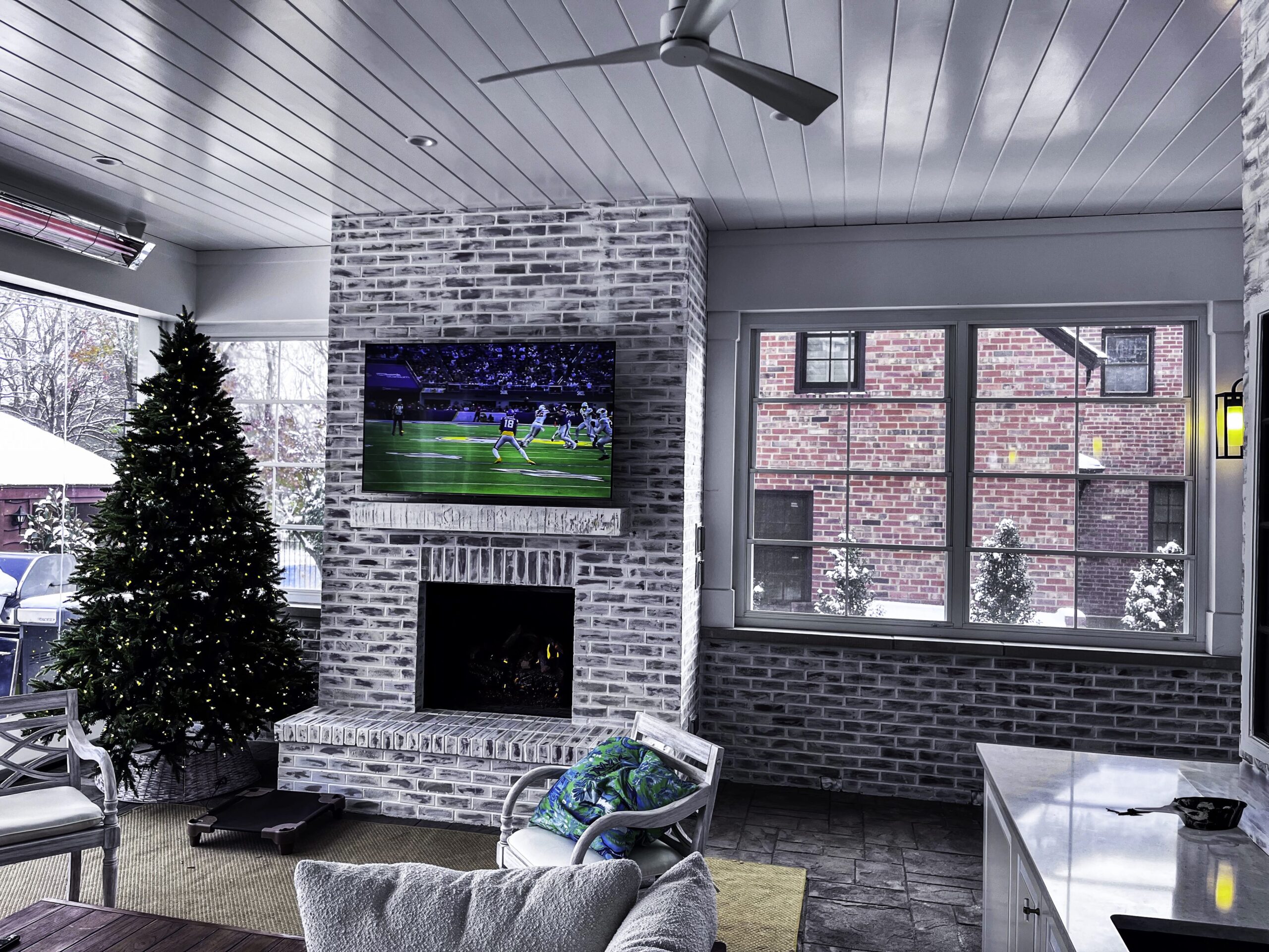 broadview-screen-cold-day-outdoor-living