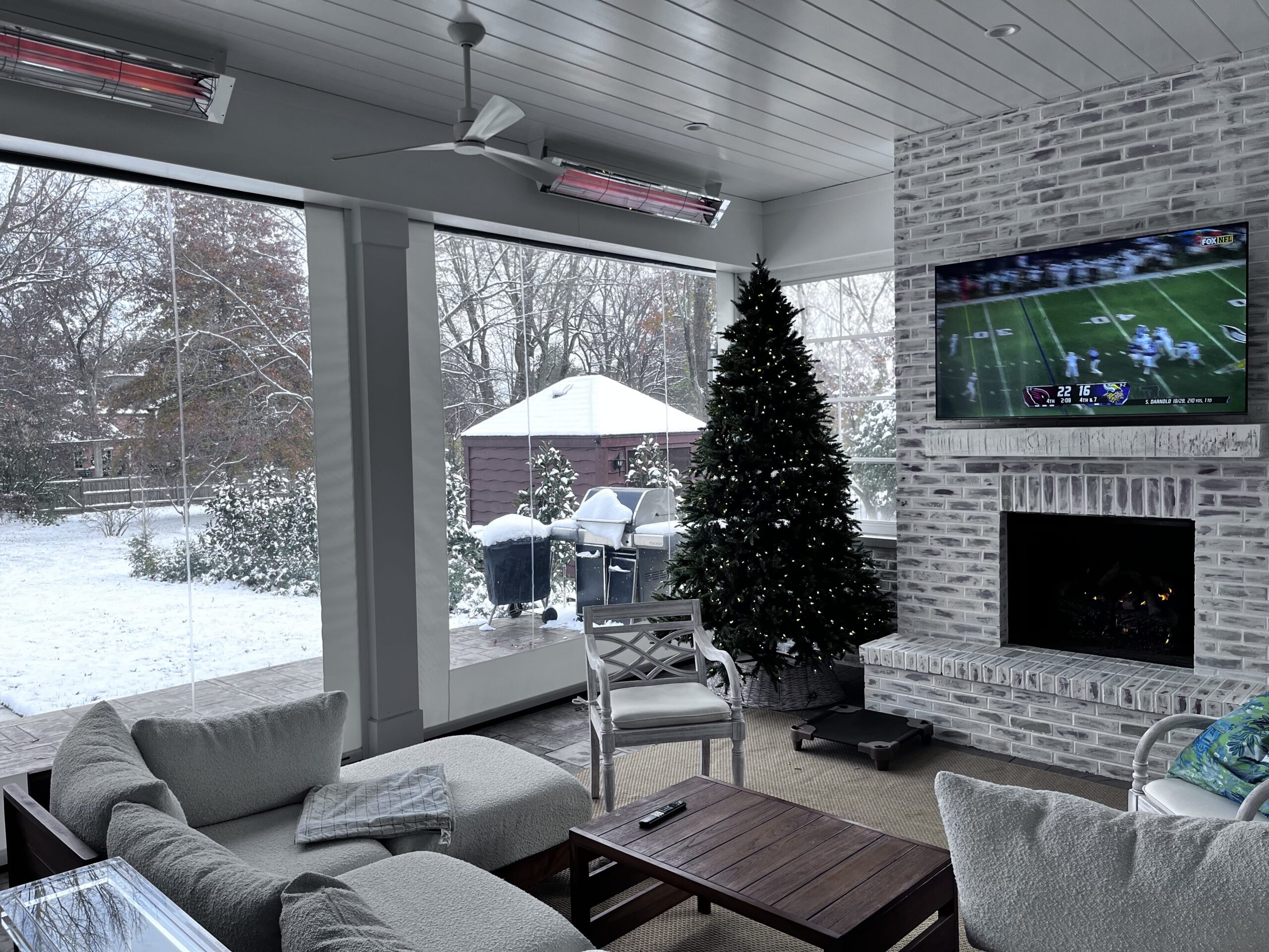 broadview-screen-winter-outdoor-living