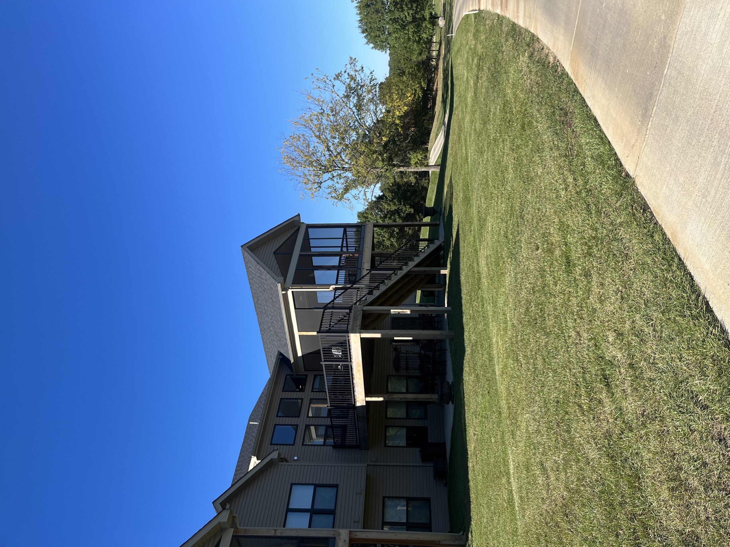 meadowbrook-country-club-broadview-screen